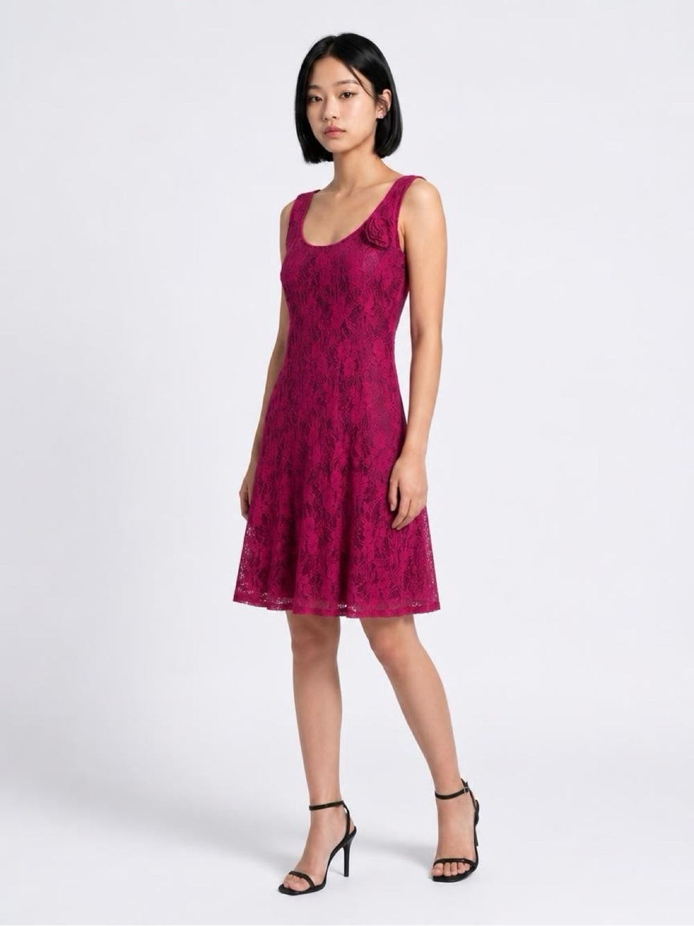 Magenta lace midi dress features a scoop neckline, sleeveless, size S